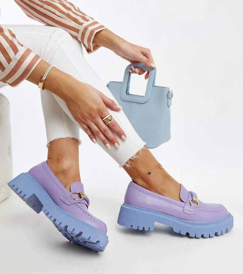 Fialové mokasíny s přezkou Lasima