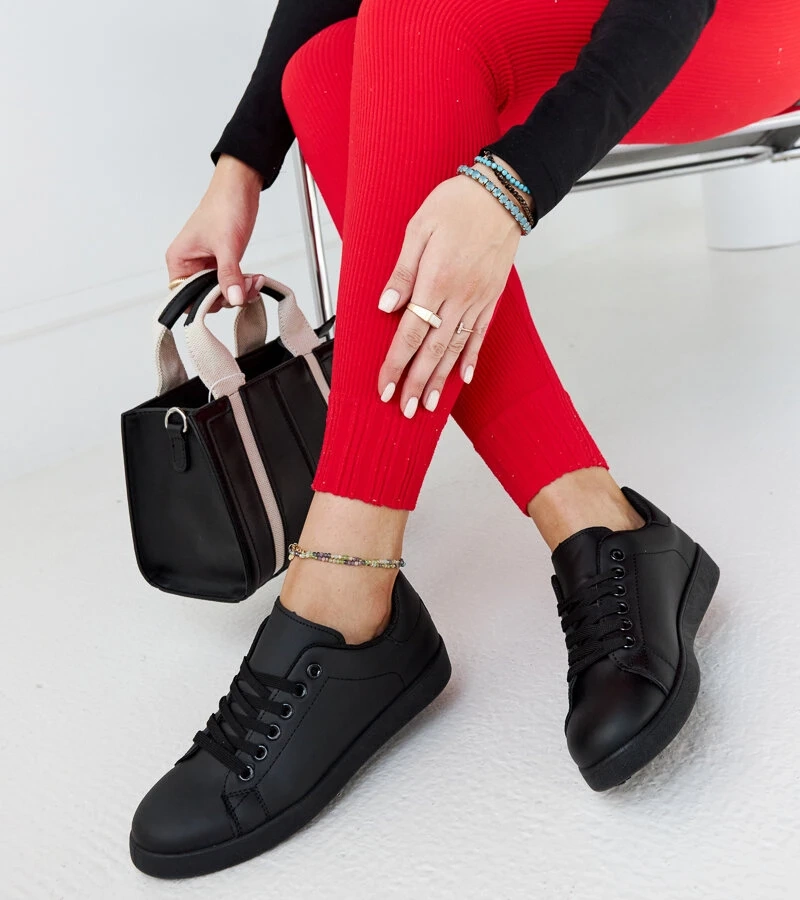 Černé tenisky na platformě Birikti