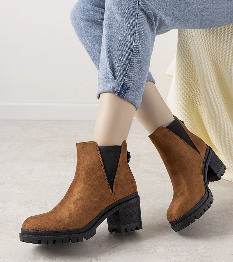 Camel boty s jehlovým podpatkem Cissy