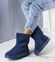 Námořnická modrá