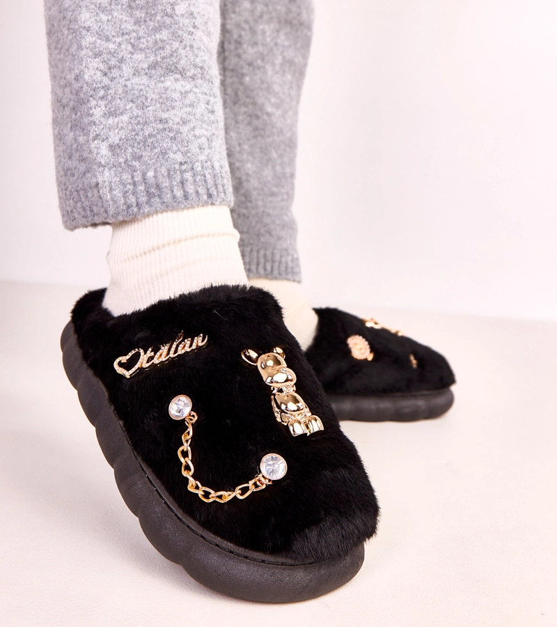 Černé uzavřené bačkory s ozdobami Tracy