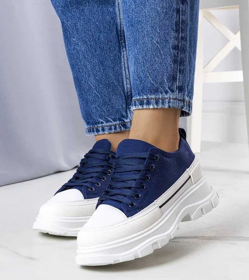 Tmavě modré tenisky na vysoké platformě Lavaris