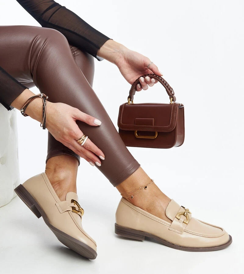 Bežové mokasíny s přezkou Lea