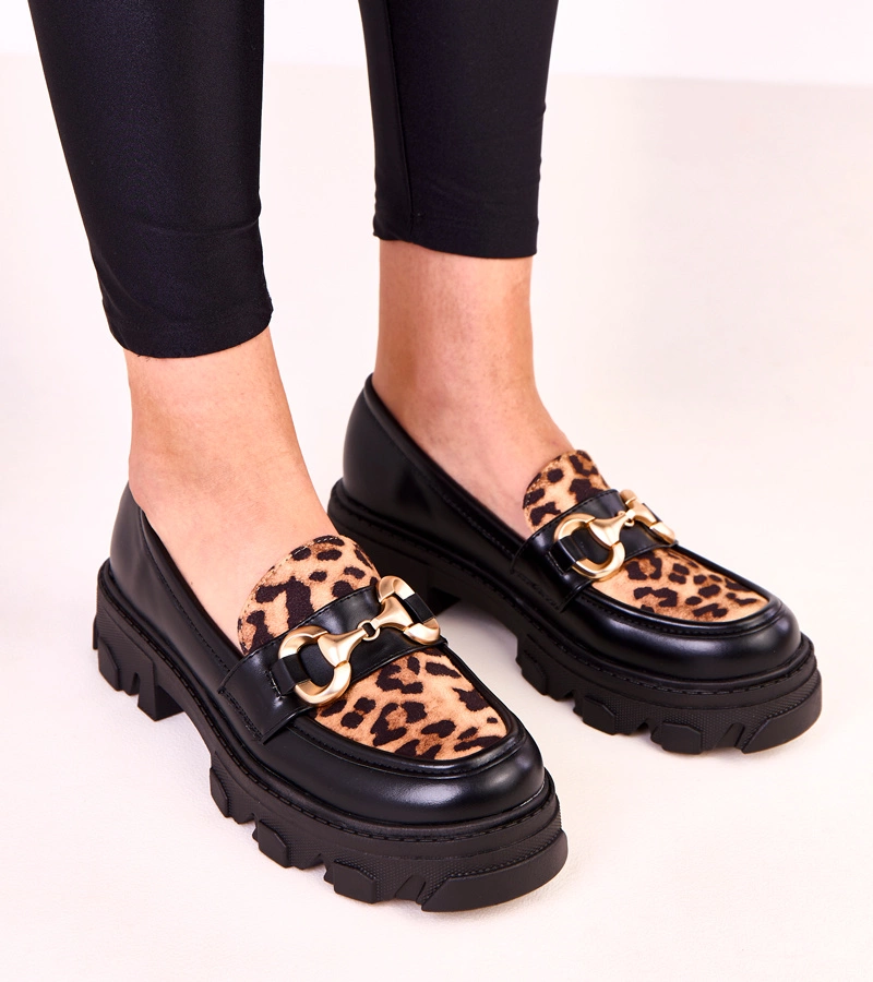 Černé mokasíny s leopardím akcentem a zlatou ozdobou Ruben