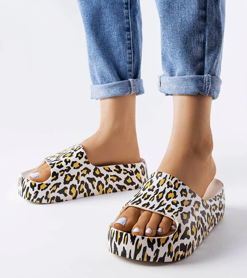 Galena bílé leopardí žabky na platformě SD8292-1 WHITE/YELLOW