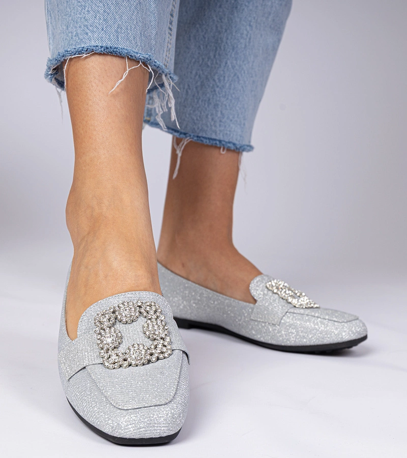 Stříbrné třpytivé mokasíny s kamínky Sawelia