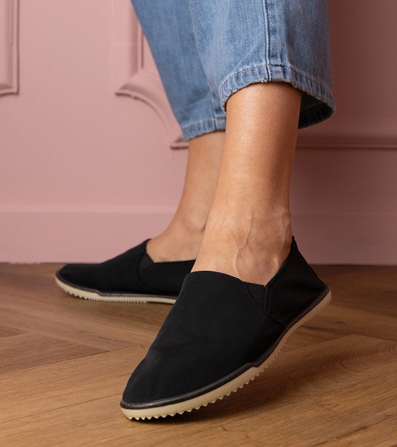 Černé dámské nazouvací tenisky Tutsi