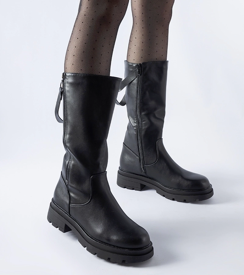 Černé boty s ozdobným zipem Nansen