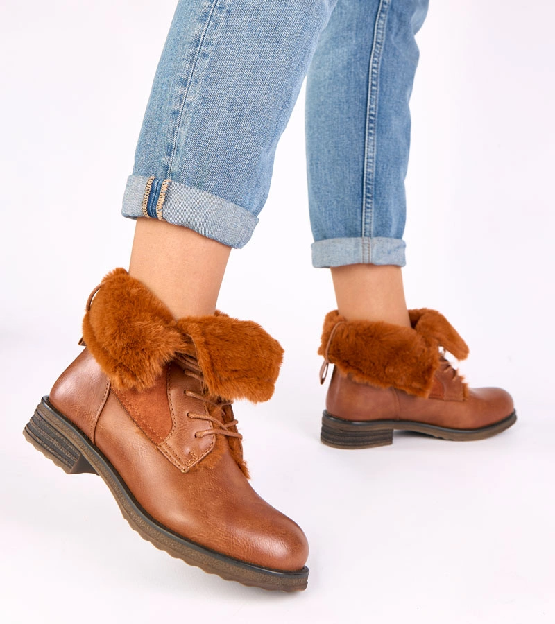 Hnědé šněrovací kotníkové boty s kožíškem Joyca