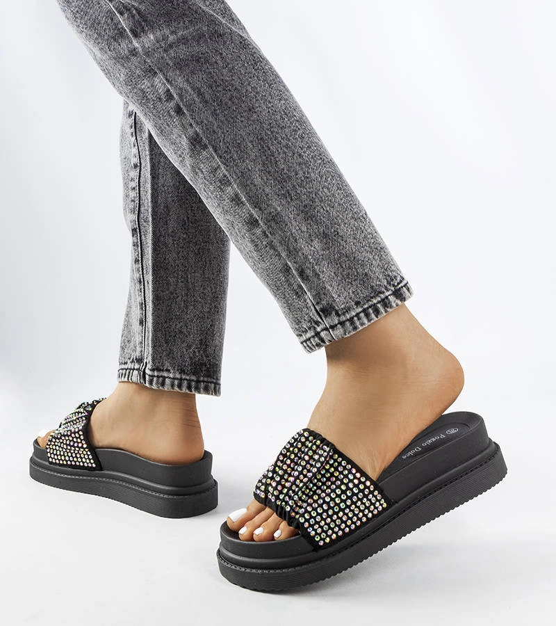 Černé žabky na platformě se zirkony Franet