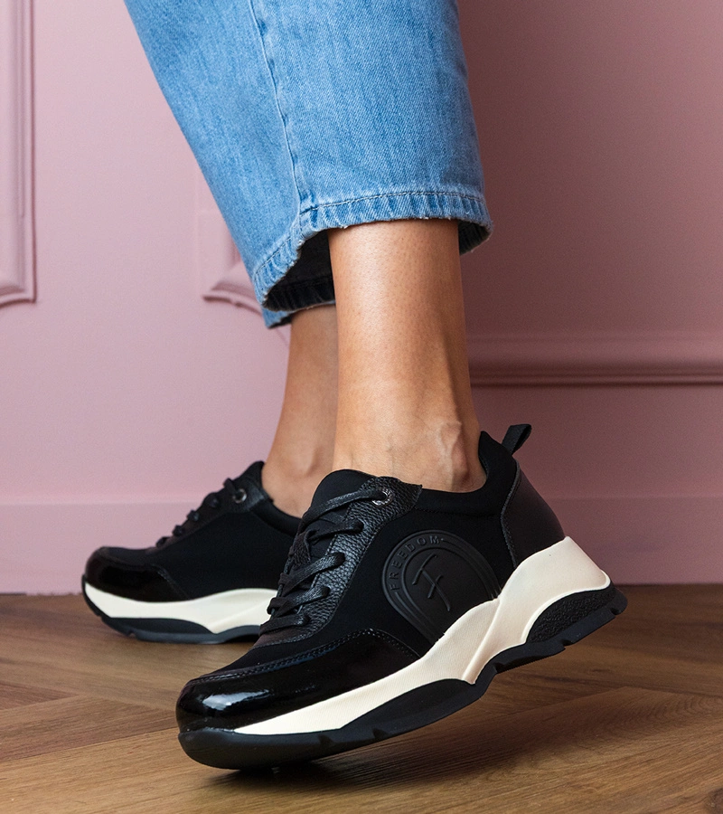 Černé sportovní dámské tenisky Wener