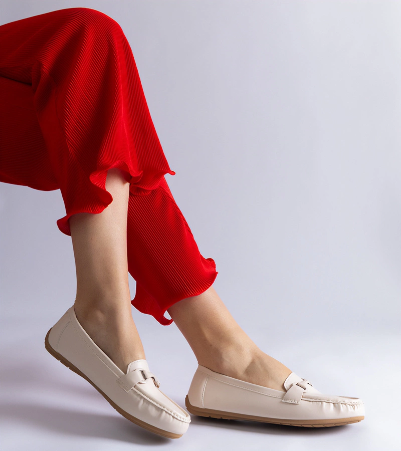 Béžové klasické mokasíny z eko kůže Pelayo