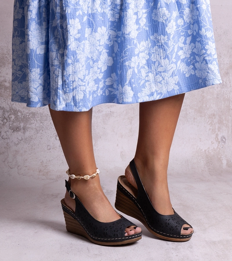 Černé platformové sandály Sakna