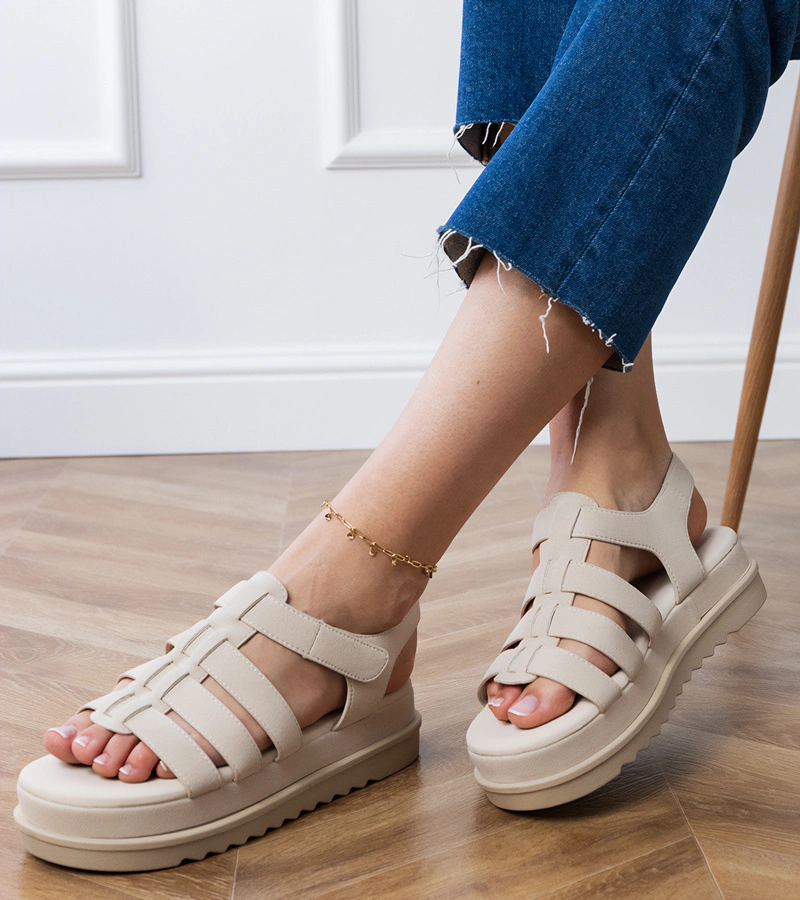 Béžové sandály gladiátorky na platformě Hartos