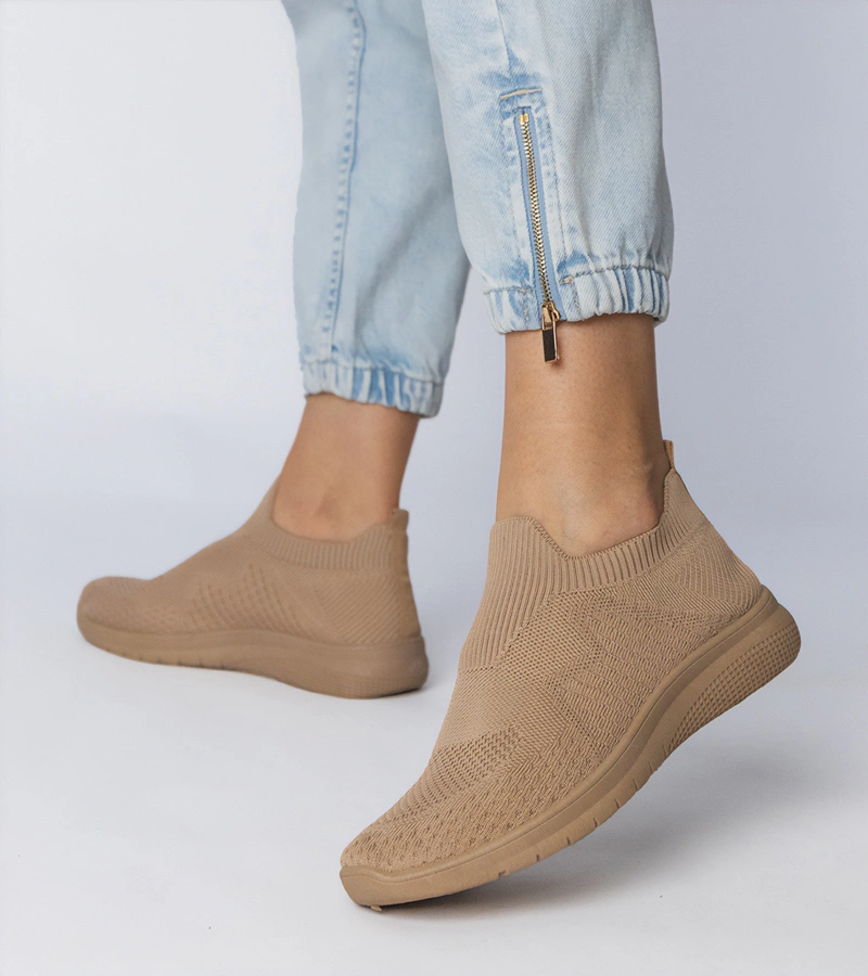 Béžové sportovní tenisky s ponožkovým svrškem Kreta