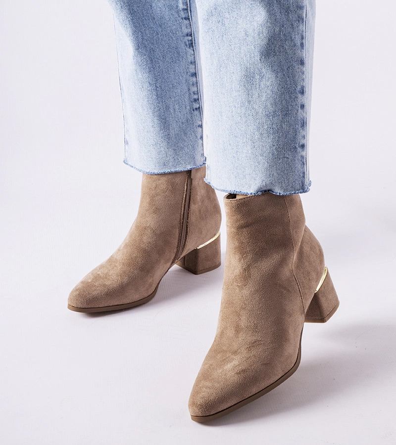 Bežové kotníkové boty na nízkém sloupku Tayyib