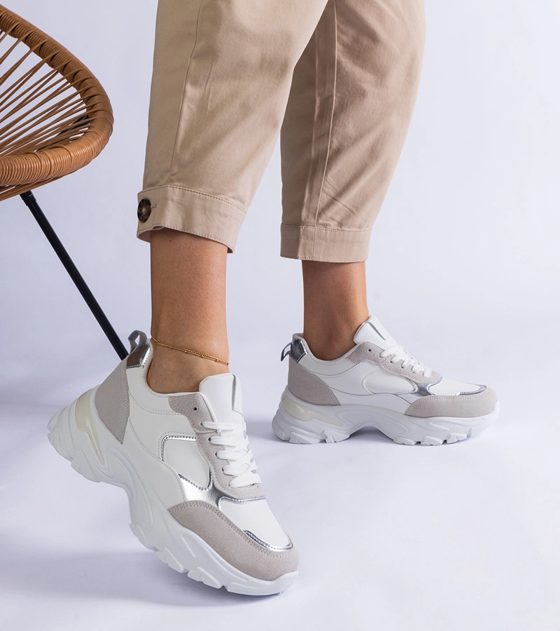 Bílé tenisky na masivní podrážce Torreza