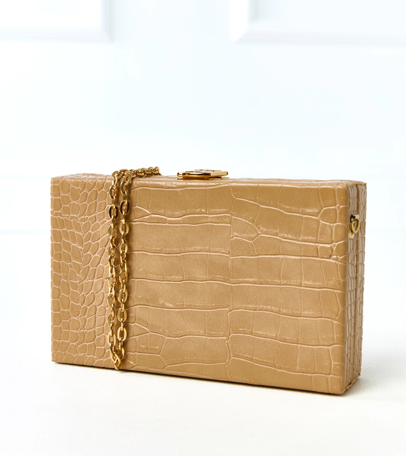 Bežová kabelka typu "kufrík" na řetízku Dratche