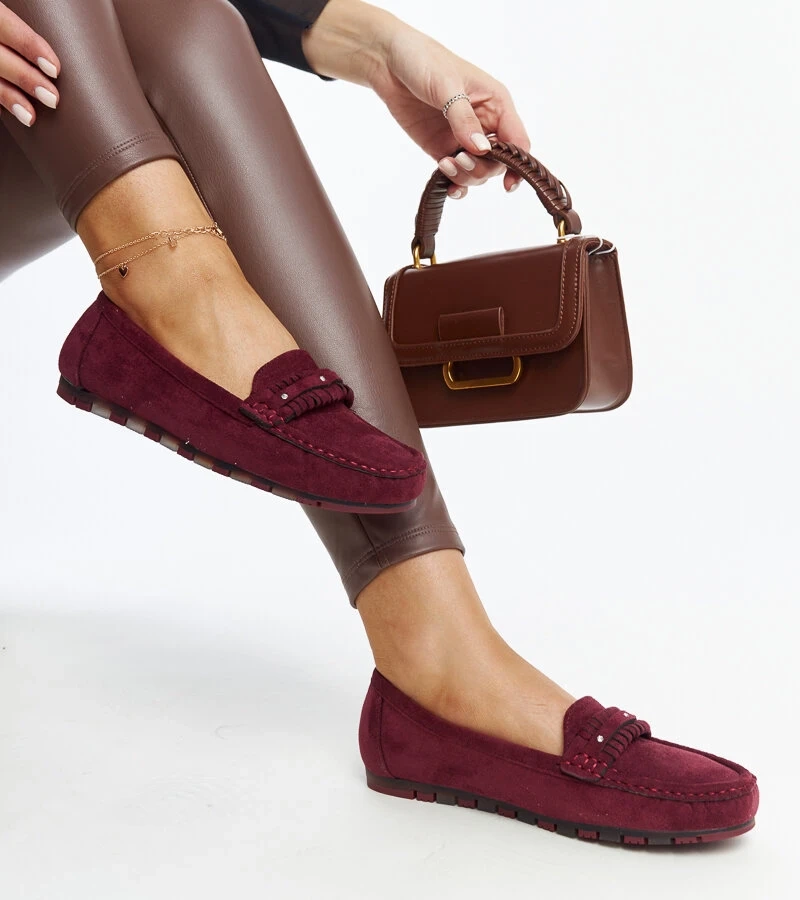 Vínové mokasíny s ozdobným páskem Widaad