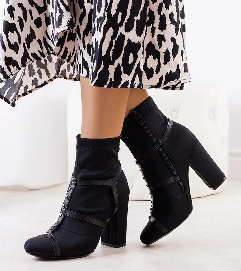 Černá boty na příspěvku Dagma