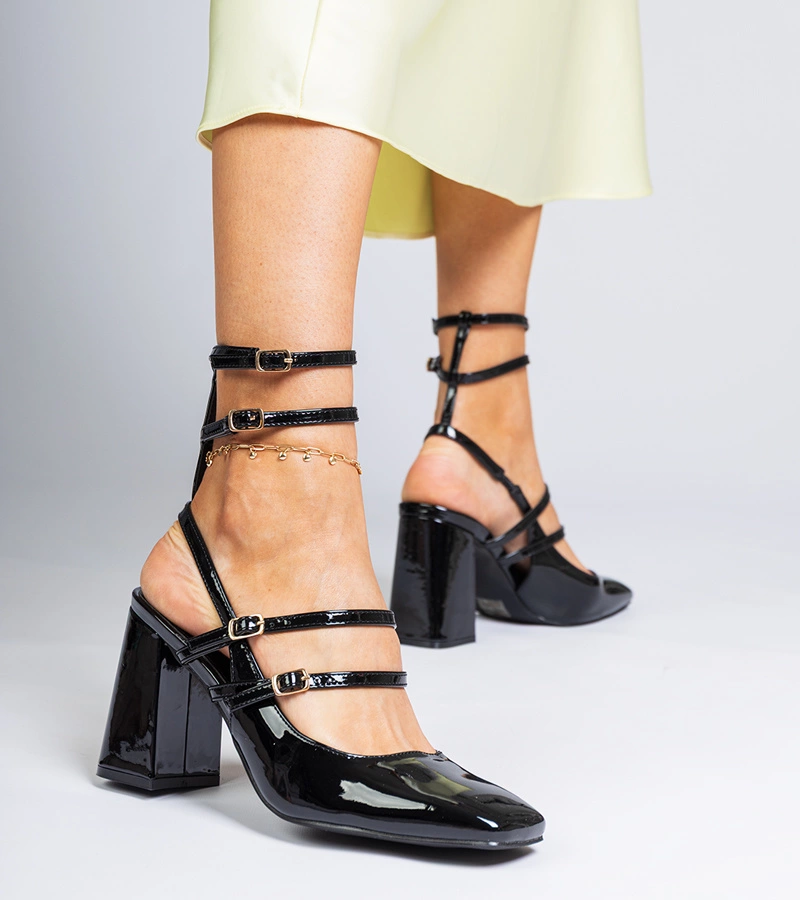 Černé lakované lodičky na podpatku Ferida