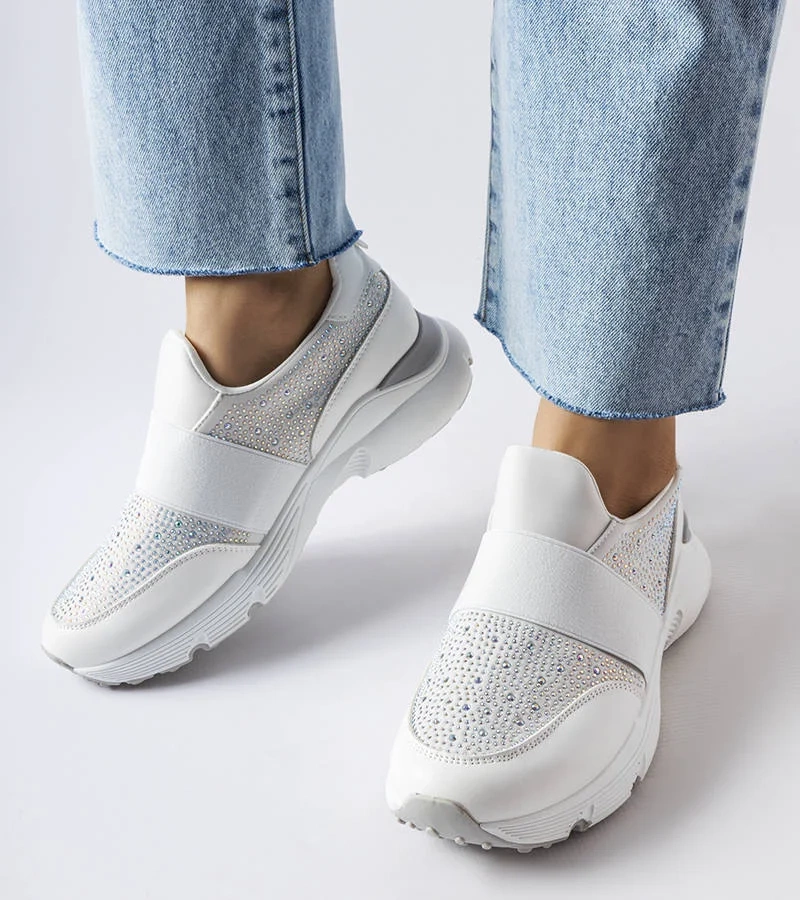 Bílé tenisky s stříbrnými ozdobami Milea