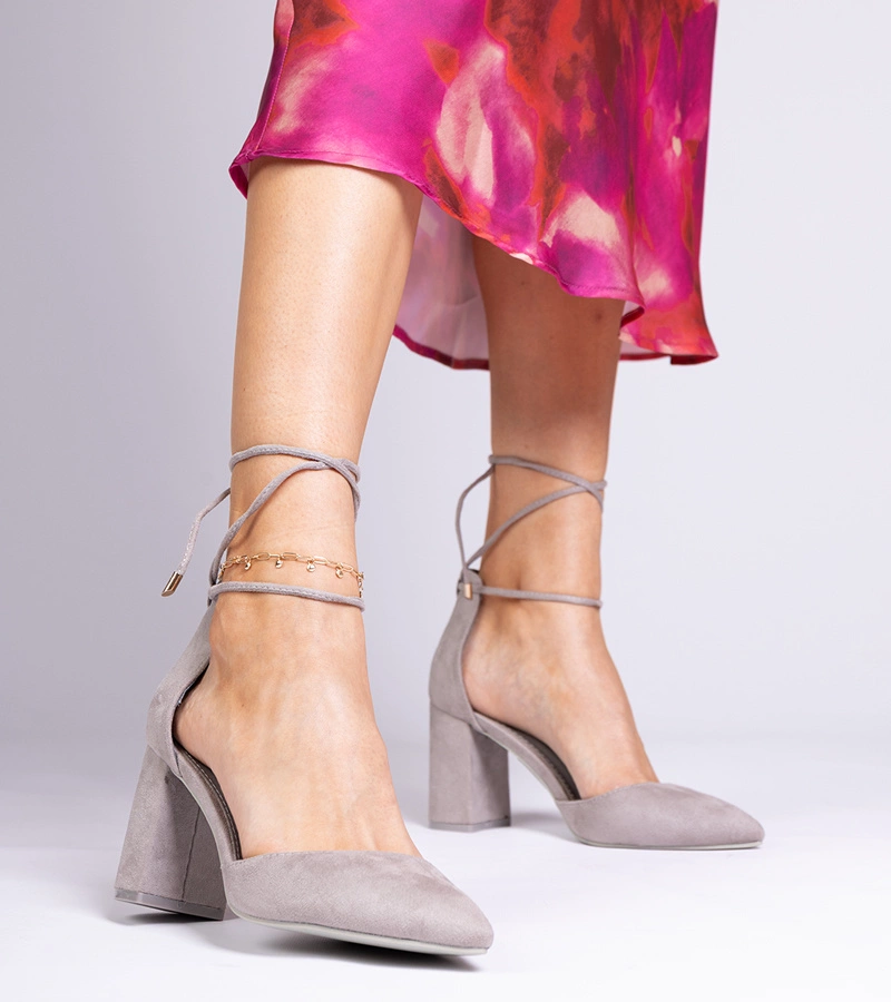 Šedé klasické lodičky z eko semiše Kaya