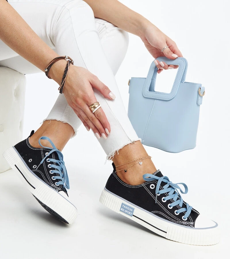 Černé tenisky s barevnou tkaničkou Jadranka