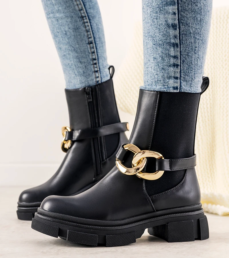 Černá boty s řetězem Trinity