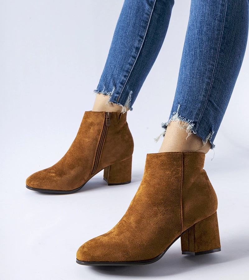 Hnědé kotníkové boty s nízkým podpatkem Mapleview