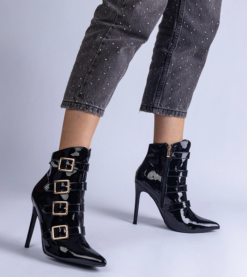 Černé lakované kotníkové boty na jehlovém podpatku Adriana