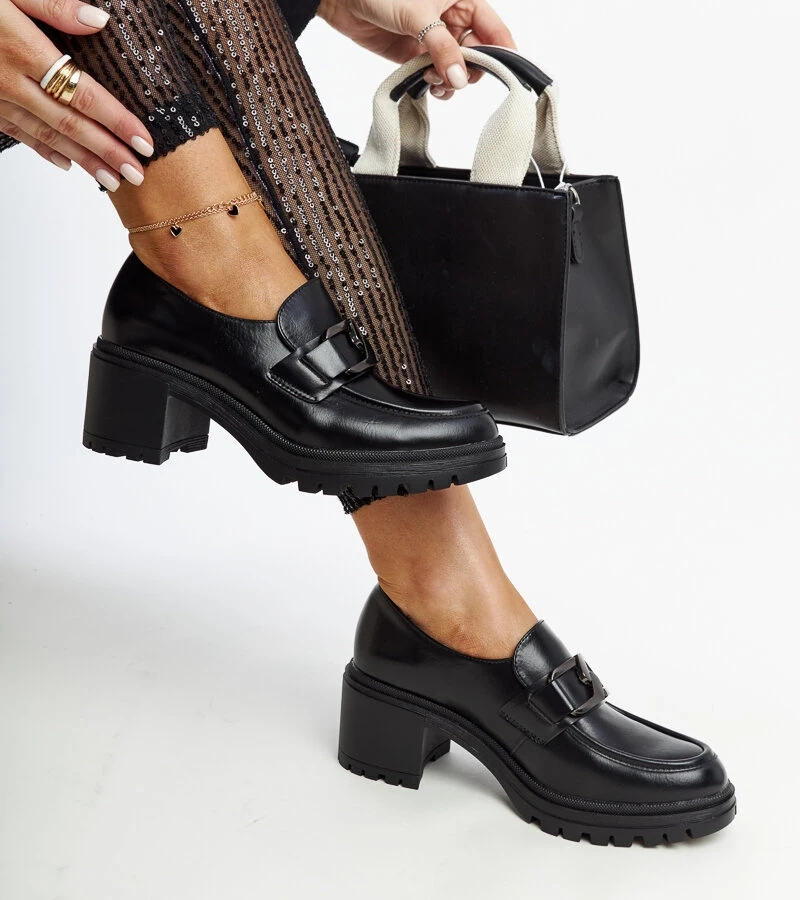 Černé polobotky s koženou stélkou Vinceza