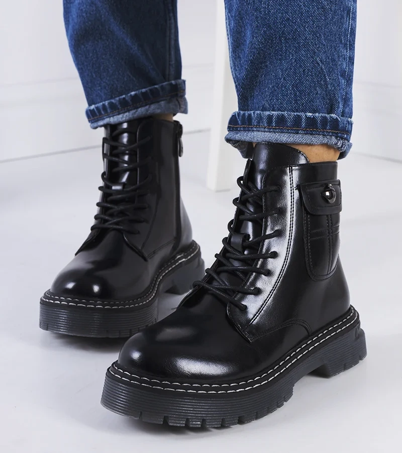 Černí Busanští dělníci