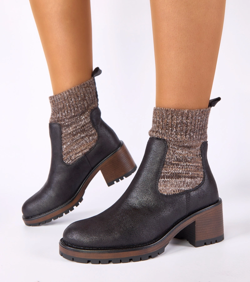 Černé kotníkové boty na podpatku s ponožkovým svrškem Lisa