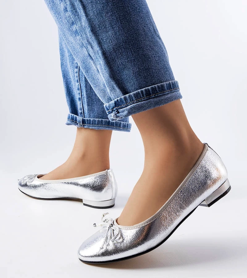 Stříbrné metalické baleríny s mašlí Anmoore