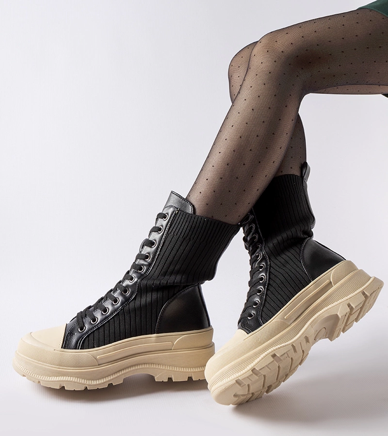 Černé ponožkové boty s světlou podrážkou Vitto