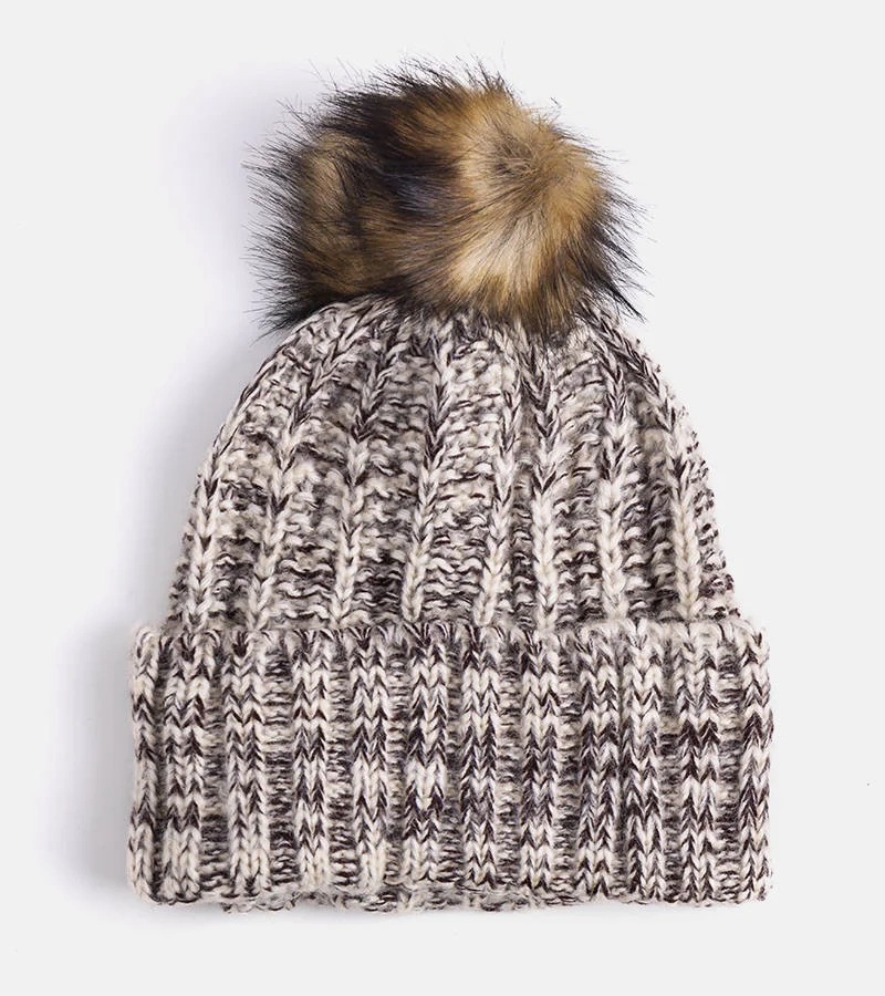 Tmavě hnědá dámská čepice s bambulí Thalia