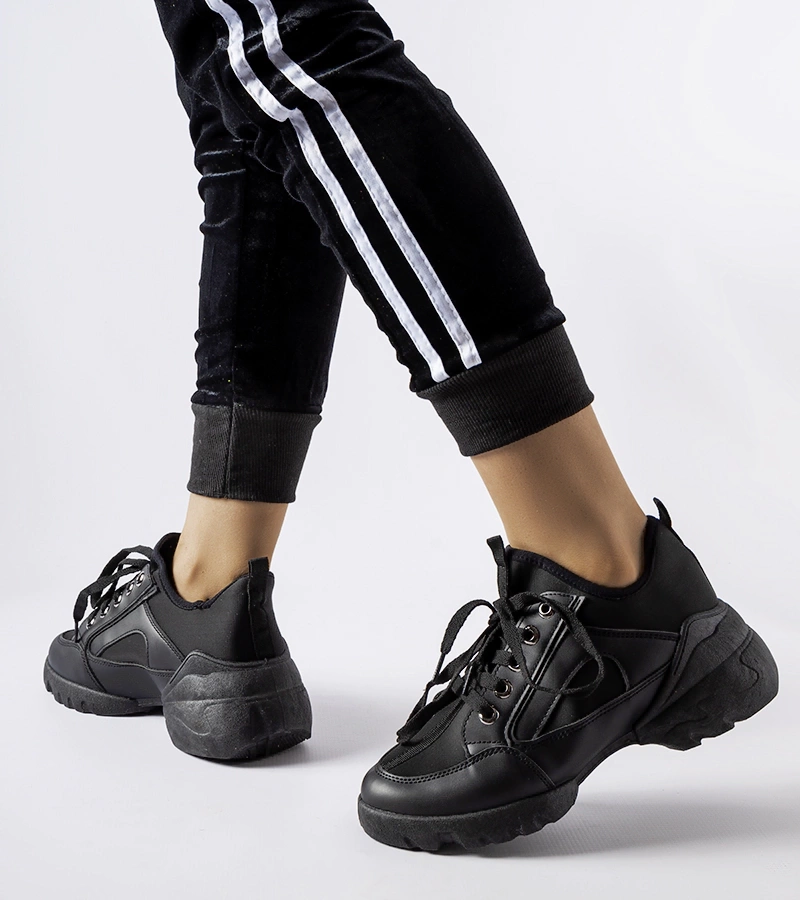 Černé tenisky s pružným svrškem Abal