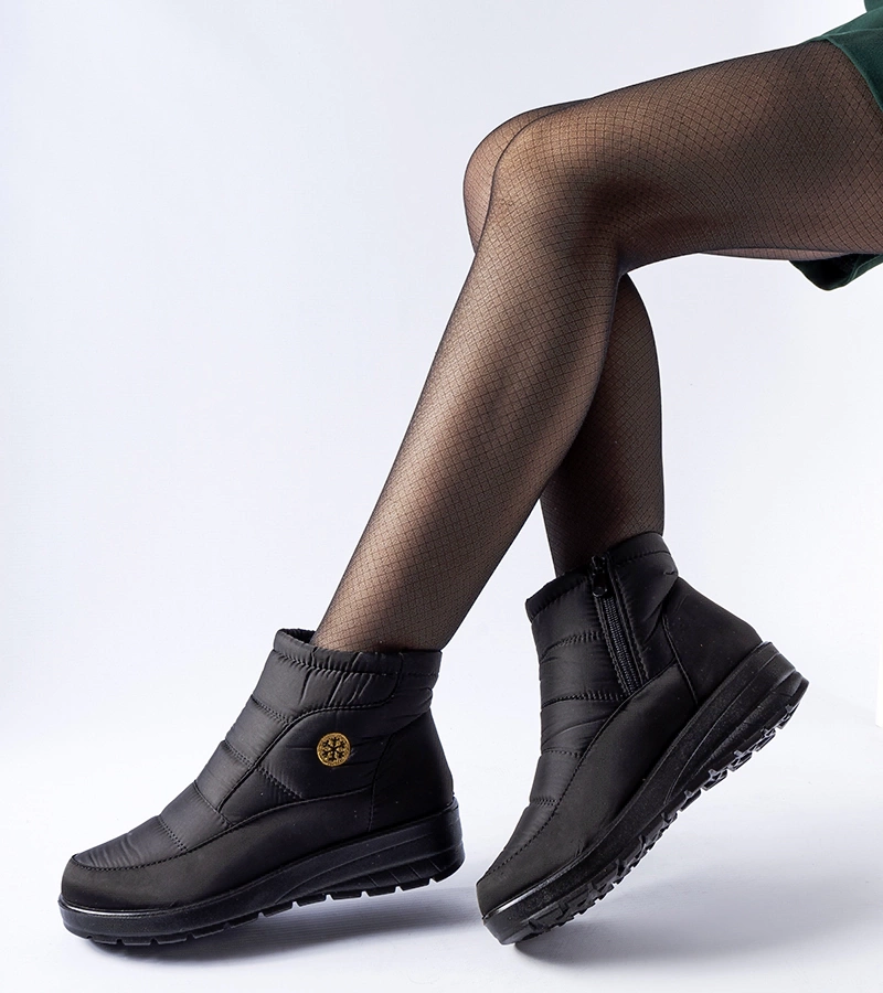 Černé sněhule na nízké platformě Vittore