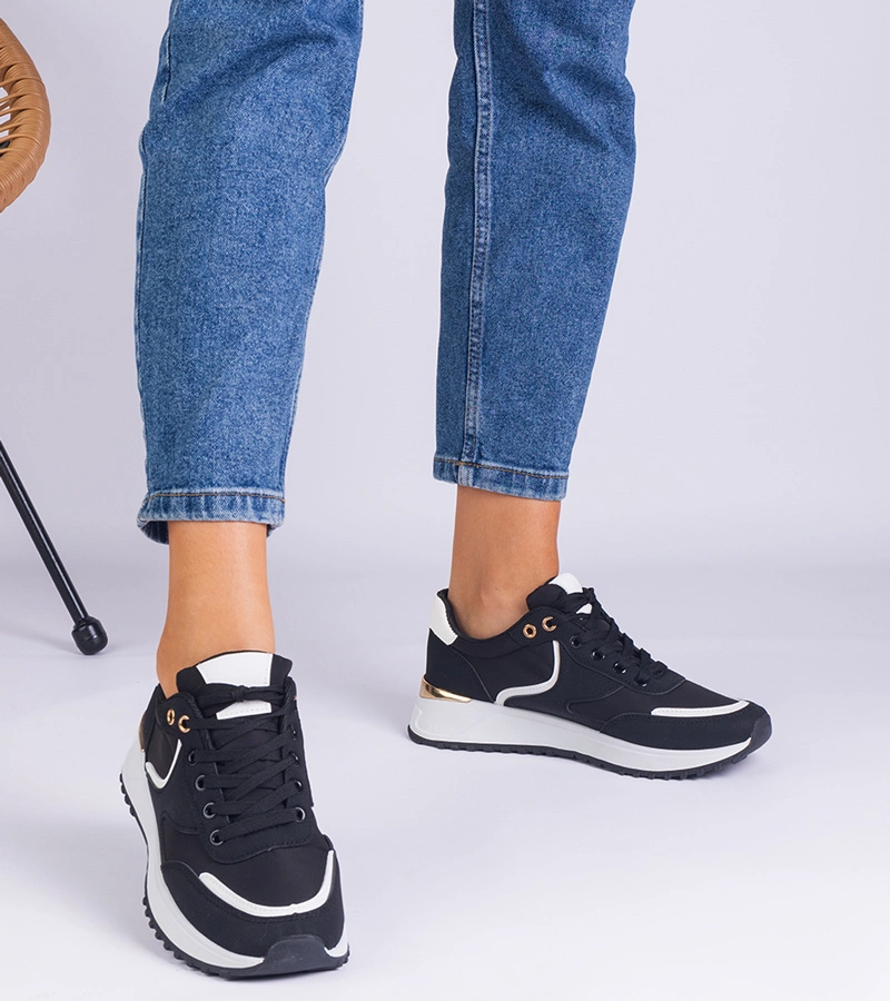 Černé dámské tenisky se zlatou vsadkou Ezela