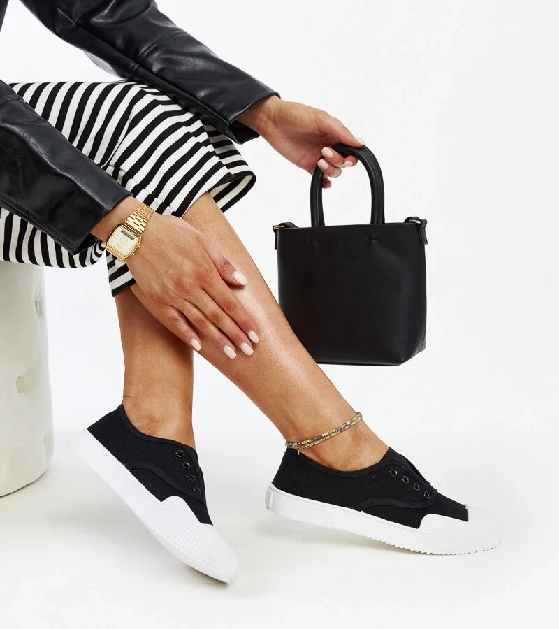 Černé nacouvání tenisky Feyza