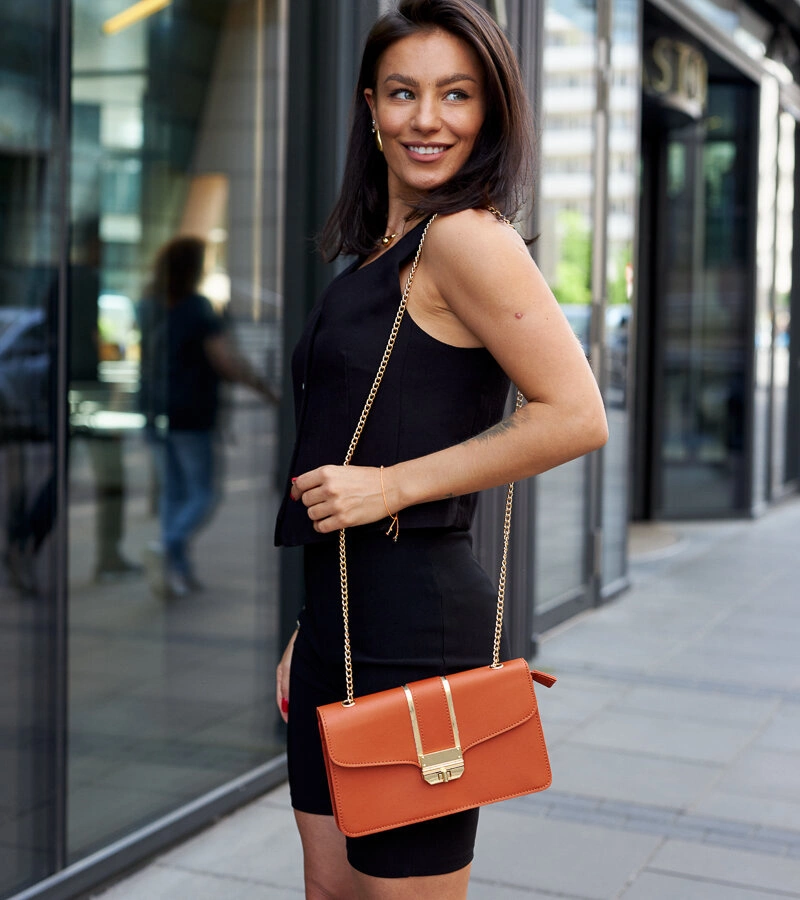 Oranžová kabelka na rameno s řetízkem Elmia