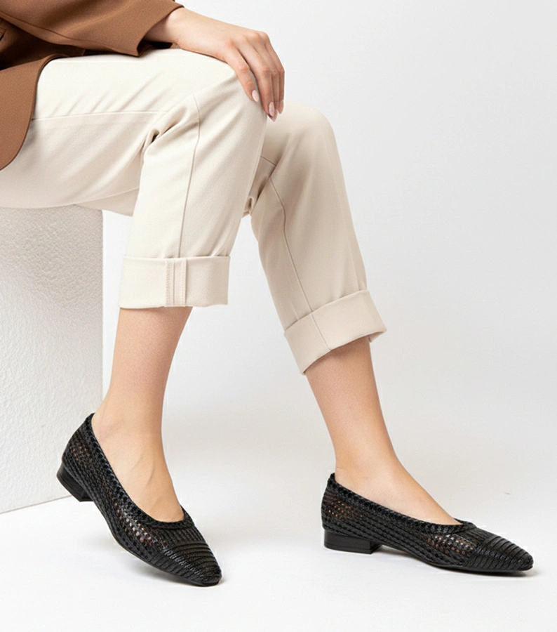 Černé krajkové baleríny s otevřenou patou Eve