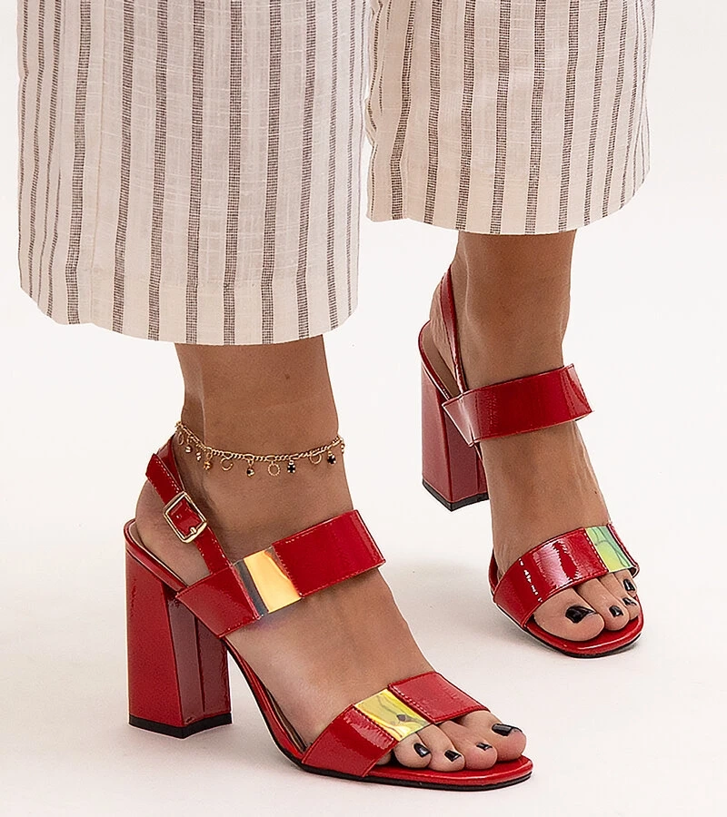Lakované červené sandály na podpatku Shadan