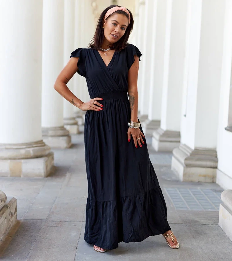 Černé maxi šaty se záhyby od Chiusa