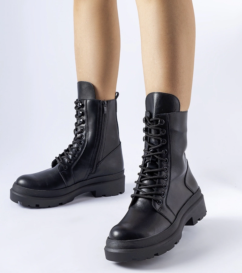 Černé ploché trapery s ochranným prvkem Zacharie