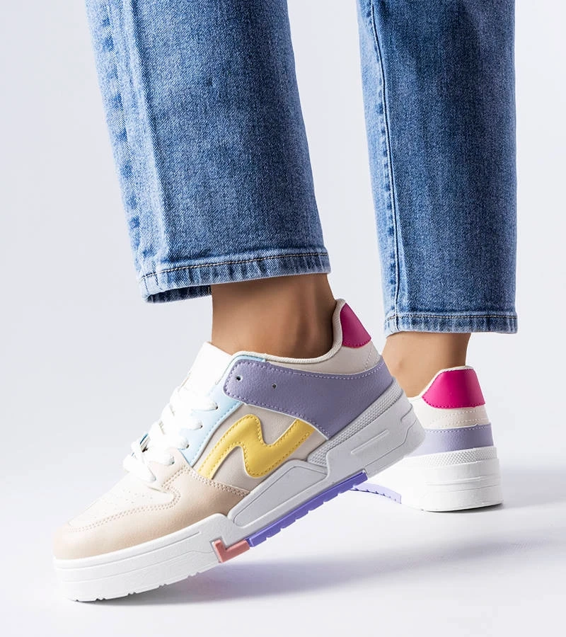 Béžové boty na silnější podrážce Harter