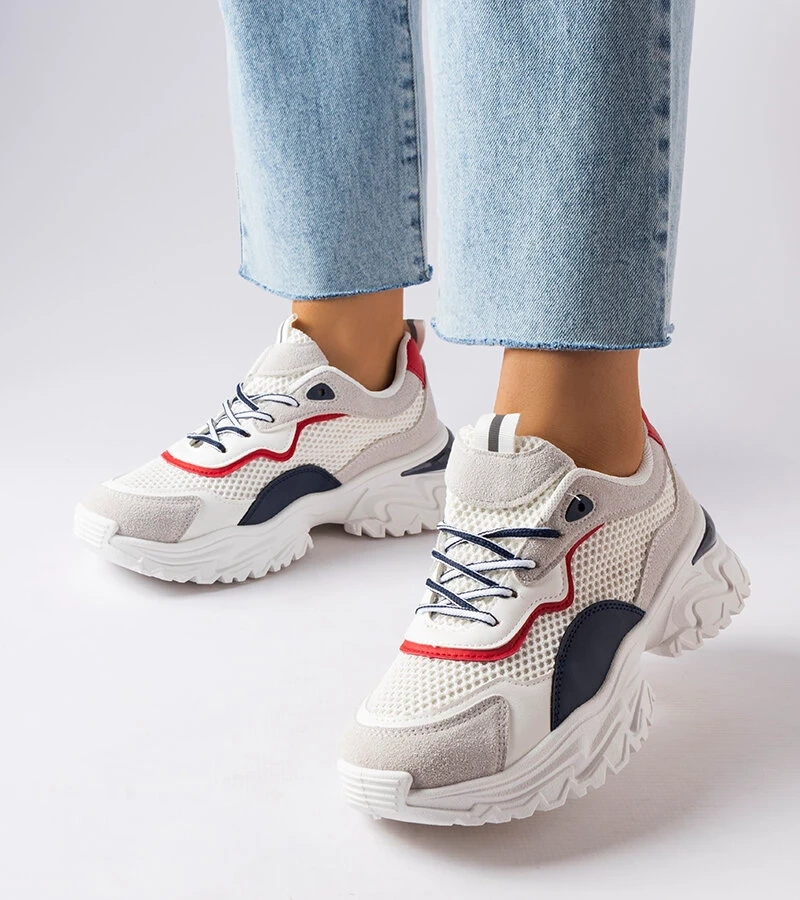 Bílé tenisky s viditelným vzorkem Rosita