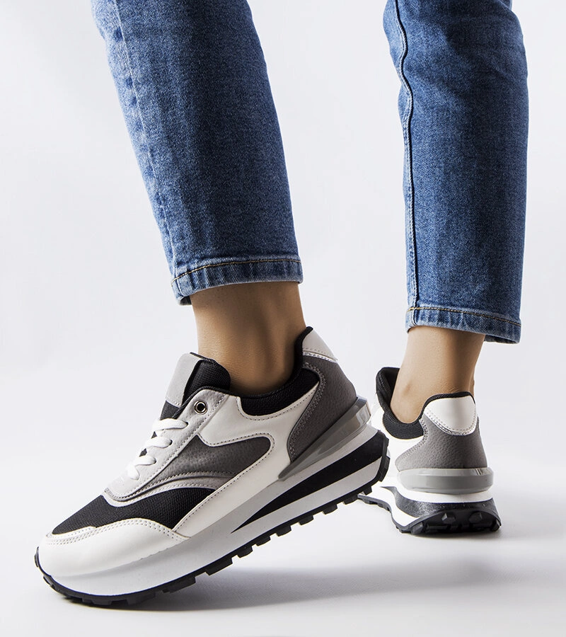 Černobílé tenisky na platformě od Doirons