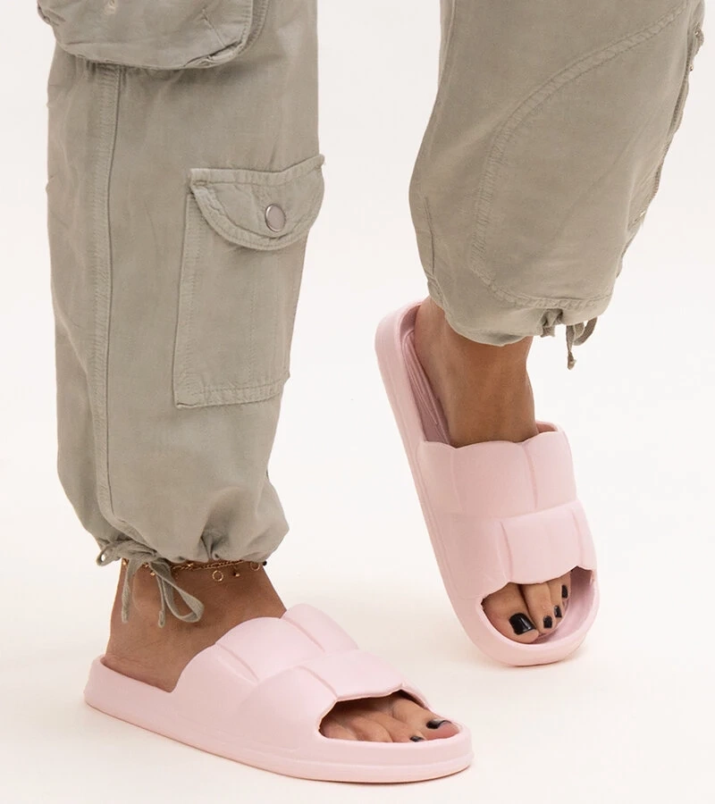 Růžové pěnové pantofle Diamanda